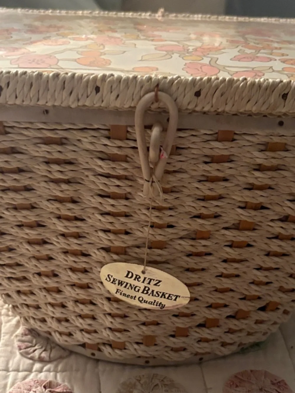 Dritz Vintage Cream Wicker Sewing Basket with Floral Lid